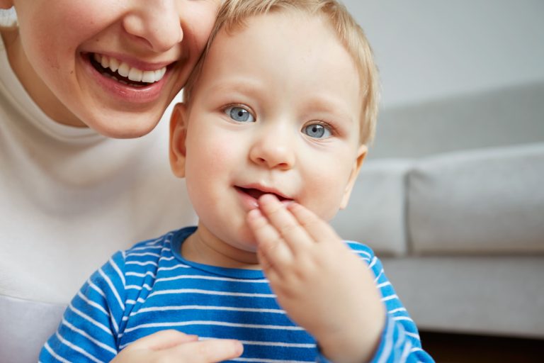 baby teething - symptoms